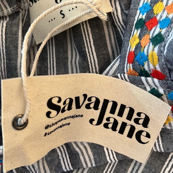 Savanna Jane Peasant Style Embroidered Top - Picture 12 of 12